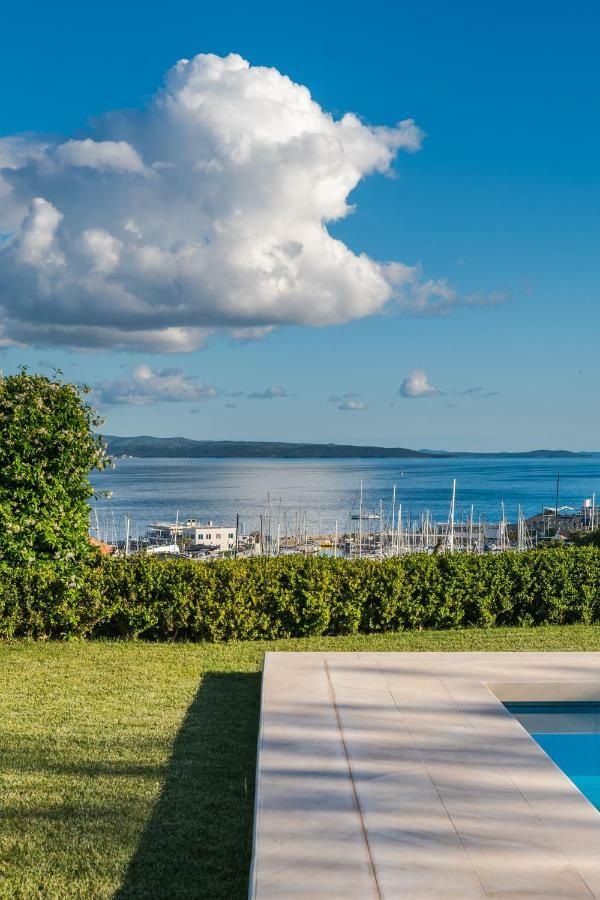 The Whitestone Split Exterior photo